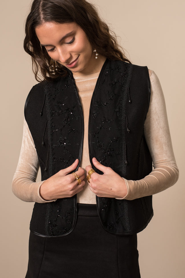 Arya vest