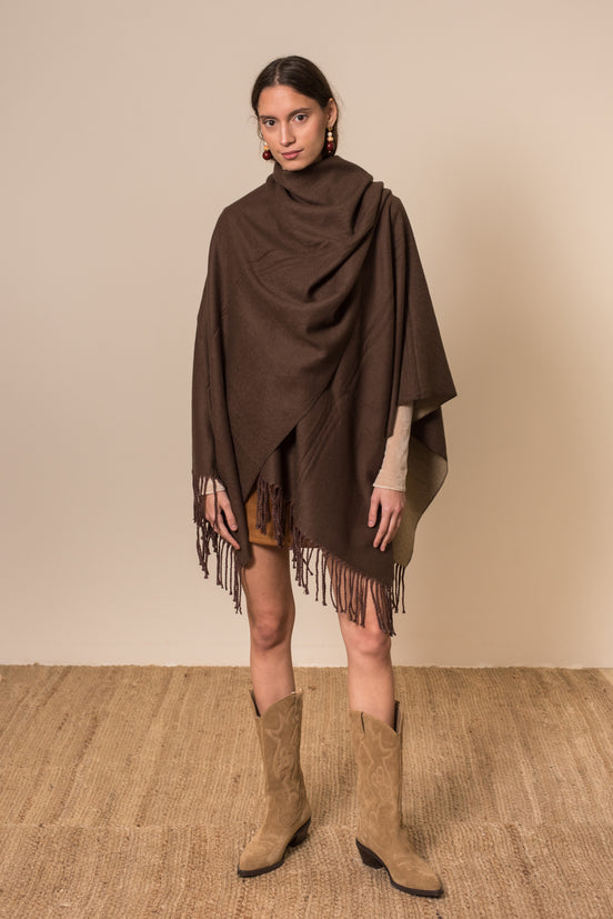 Lyra poncho